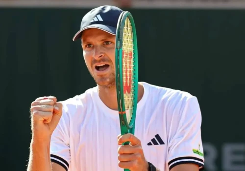 Radość Huberta Hurkacza we French Open. Polak udanie rozpoczął turniej w Paryżu