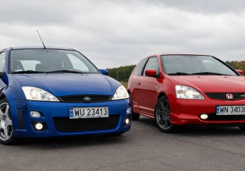 Ford Focus RS kontra Honda Civic Type R – emocje gwarantowane | Porównanie z „Motoru” nr 1/2004