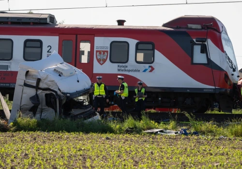 Tragedia w Wielkopolsce! Zderzenie ciężarówki z pociągiem