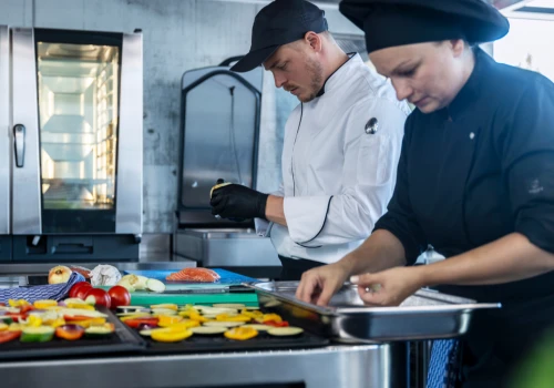 Jak przygotować kuchnię na sezon letni? 5 wyzwań, które decydują o sukcesie