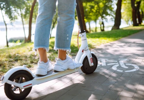 Gdzie można jeździć hulajnogą? Wielu użytkowników łamie te przepisy