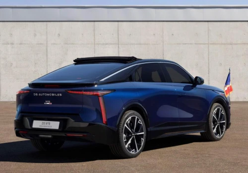 Luksusowy DS N°8 kontra sportowe Alpine A390. Dwie francuskie wizje premium