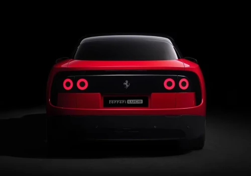 Ferrari Luce — pierwszy elektryk z Maranello zaprojektowany przez Jony’ego Ive’a