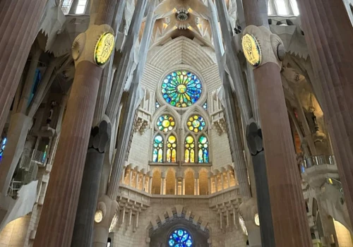 Sagrada Familia przygotowuje uroczystość poświęcenia najwyższej wieży – weźmie w niej udział papież