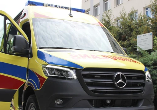 Tragiczny wypadek na Podkarpaciu. W zderzeniu z karetką zginął kierowca osobówki