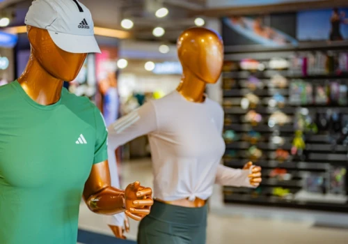 Wielka sieć sportowa zamknie 175 sklepów. Mniej znaczy więcej?