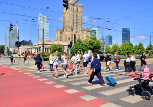 Polska gospodarka urośnie mimo geopolitycznego chaosu. Eksperci wskazują największe ryzyka