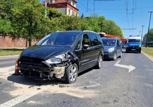 Wypadek w Lublinie. Zmieniał pas jezdni, doprowadził do zderzenia trzech aut