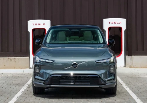 Właściciele Volvo jadą się ładować tanio. Tesla musi się posunąć