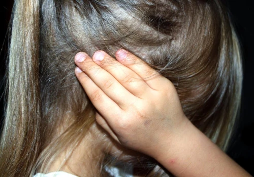 Raport za 2025 rok. Przerażające dane! Pedofilia w internecie dzięki AI