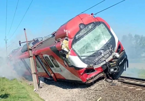 Linia Poznań – Piła wciąż zablokowana po wypadku. Objazdy Intercity
