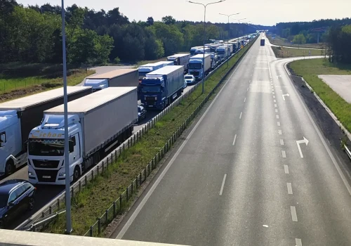 Po kilkanaście kilometrów korków do niemieckiej granicy – sytuacja niczym z lat 90.