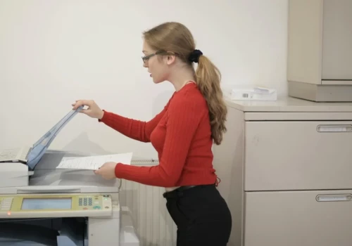 Wynajem kserokopiarki w firmie — kiedy bardziej opłaca się niż zakup urządzenia?