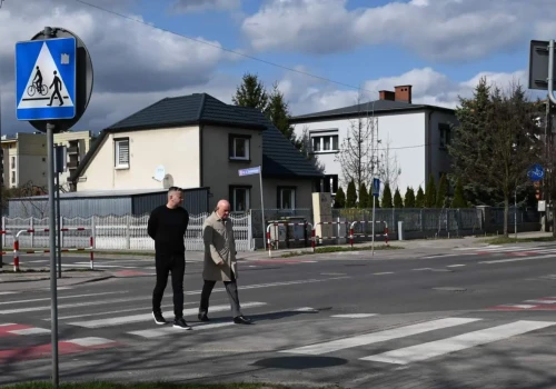 Na tym skrzyżowaniu sygnalizacja ma podawać czerwone światło dla każdego kierunku