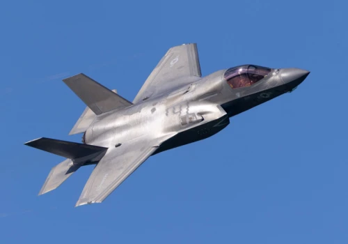 Pięć nowych F-35 ruszyło w naszym kierunku. Dwie maszyny nie dotarły