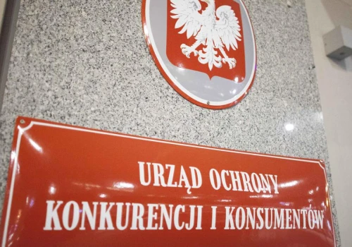 UOKiK sprawdza promocje w sklepach online. Zarzuty wobec H&M i Peek & Cloppenburg