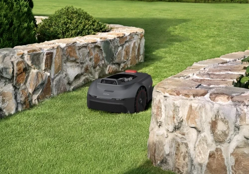 Robot koszący za rozsądniejsze pieniądze? MOVA celuje w małe ogrody i chyba dobrze czyta nasze zmęczenie