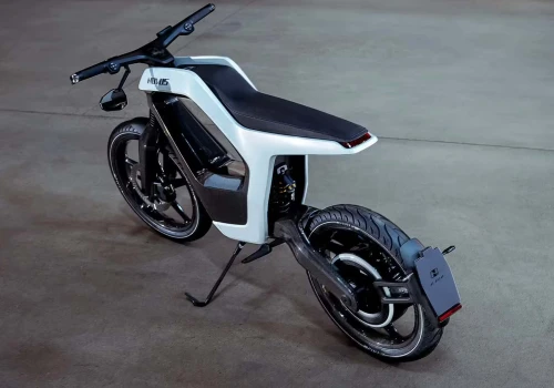 Novus wraca z krainy obietnic. Ten karbonowy motocykl ma wreszcie wyjechać na drogi