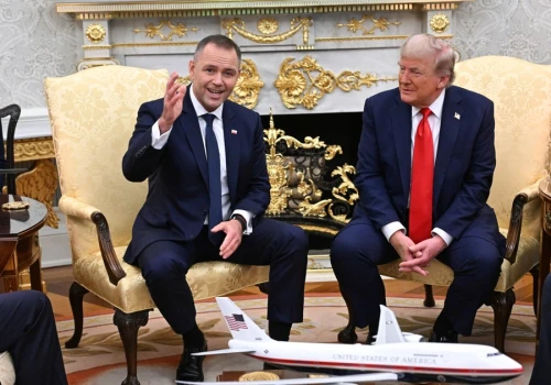 Wiemy, jaki prezent Karol Nawrocki chce zawieźć Trumpowi. 