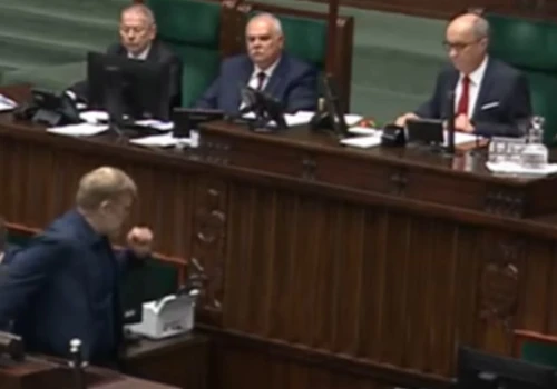 Awantura w Sejmie. Czarzasty zaczął krzyczeć do Zandberga. „Adrian, Adrian!”