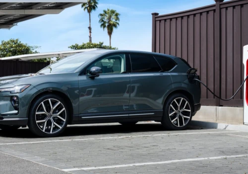 Tesla i Volvo się dogadały. Kierowcy Volvo skorzystają z Superchargerów używając swojej aplikacji