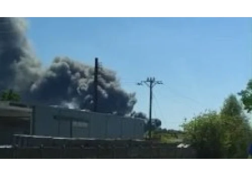 Ogromny pożar hali. Dym widać aż z Poznania