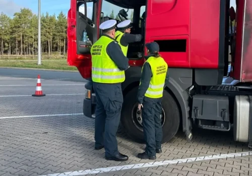 Zarobki przy kontrolach ciężarówek (2026): 9,1 tys. zł dla inspektora z uprawnieniami