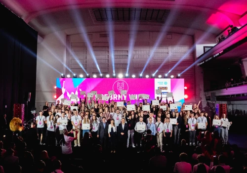 Sprawczość zamiast teorii. Już 28 maja tysiące uczniów i nauczycieli spotkają się na XII Wielkim Finale Zwolnionych z Teorii
