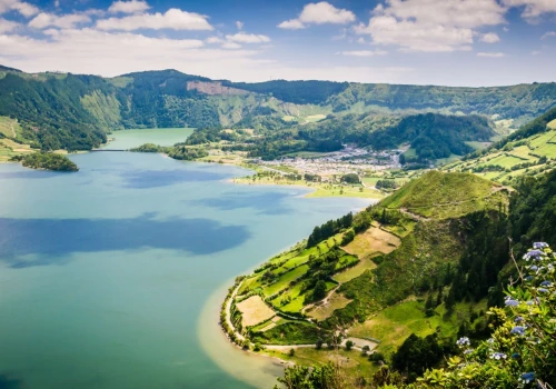 🔥HIT❗🔥 Azory w supercenie 🐋💚 Loty na Sao Miguel tradycyjnymi liniami od 796 PLN ✈️✨