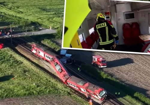 Widać każdy ruch strażaków. Nagranie z akcji sekundy po katastrofie kolejowej. 