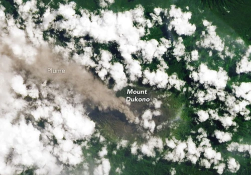 Tragiczna erupcja wulkanu w Indonezji. Nowe zdjęcie dnia NASA