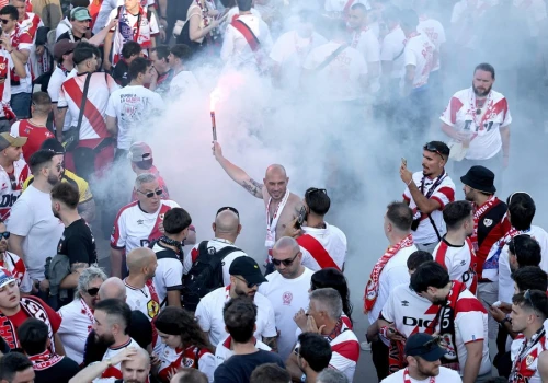 Koszmarne sceny przed finałem Ligi Konferencji. Wojna na ulicach
