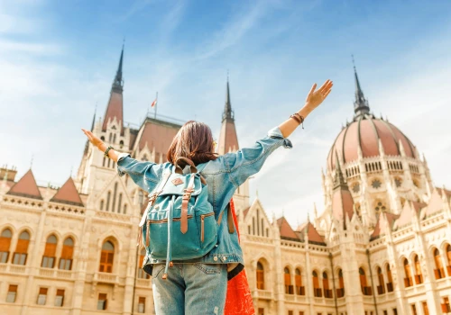 Wakacyjna wycieczka do Budapesztu za 651 PLN ☀️✈️ Loty z Warszawy + ⭐⭐⭐⭐ hotel 🏰😎