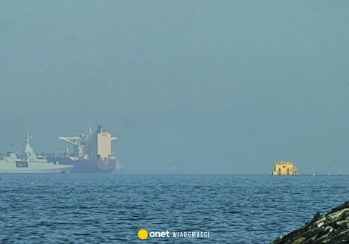 Gorąco w cieśninie Ormuz. Iran ostrzelał statki handlowe