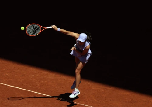 Choć nie gra w turnieju Roland Garros, wszyscy na niego czekają. I tak od 20 lat