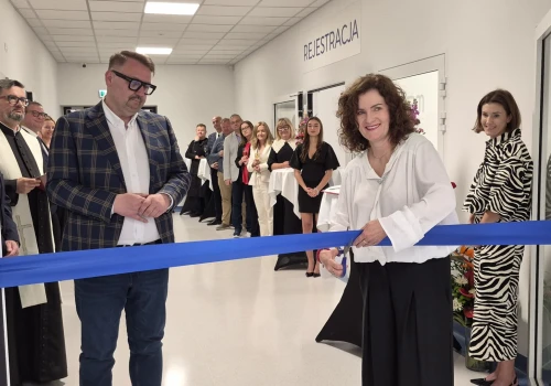 W dawnych halach produkcyjnych powstały nowoczesne poradnie | WIDEO