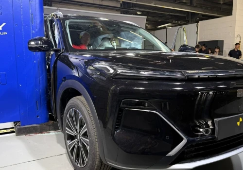 Wbili chińskiego SUV-a w słup. Geely rzuca wyzwanie Euro NCAP