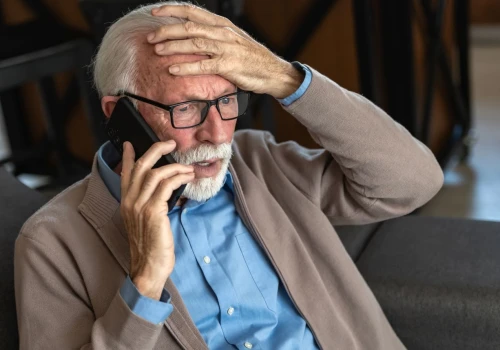 Świadczenie z ZUS i kosztowna pułapka. Zakład alarmuje: seniorzy tracą tysiące złotych