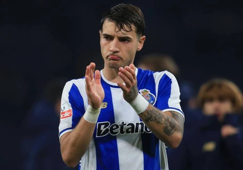 Prezydent Porto reaguje ws. Kiwiora. Chodzi o transfer do Barcelony
