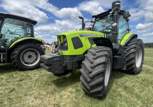 319 tys. zł za 220 KM, czyli trzy tanie, zielone traktory na Zielonym Agro Show