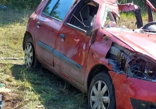 Jechał „kabrioletem” własnej roboty, doprowadził do kolizji, został zatrzymany (obejrzyj filmik)