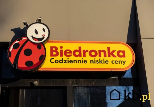 Drugi produkt aż 80 procent taniej. Biedronka mocno obniża cenę popularnej wędliny