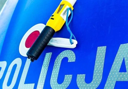 Nietrzeźwa kierująca spowodowała kolizję. W samochodzie przewoziła dzieci