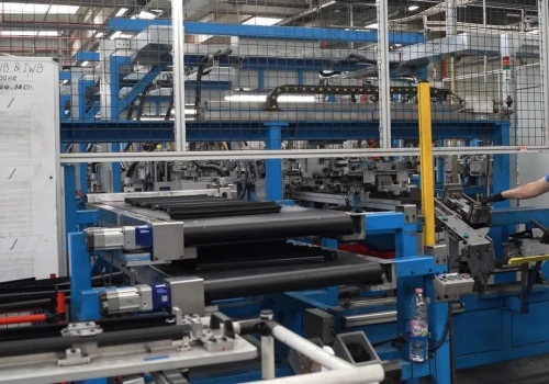Prowadzisz zakład produkcyjny na Podlasiu? Sprawdź, jak dobrać siłownik pneumatyczny i zautomatyzować linię produkcyjną