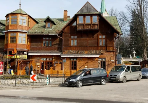 Nieuczciwi taksówkarze „kradną” pasażerów w Zakopanem. Miasto reaguje