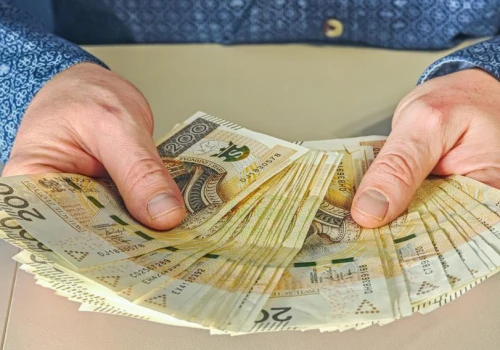 Konto firmowe w ING z premią do 4200 zł i dwa lata za darmo. Sprawdzamy, co trzeba zrobić