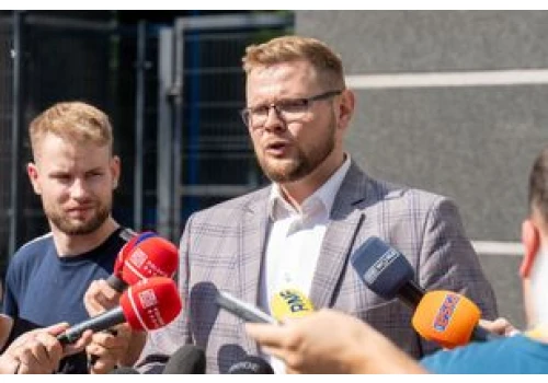 Sąd uchylił środki zapobiegawcze ws. Wosia. Prokuratura komentuje