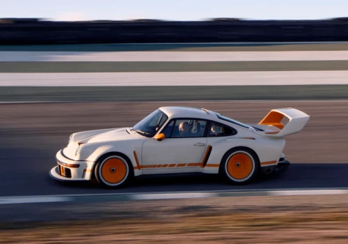 Singer DLS Turbo wygląda jak Porsche, które zjadło Ferrari F40 na śniadanie. I mam z tym pewien problem