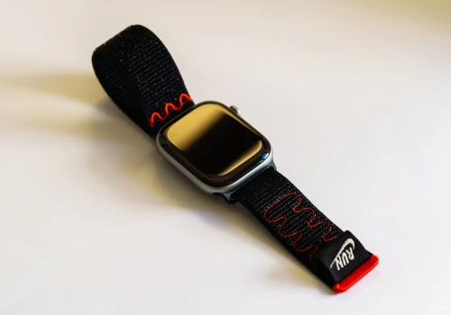 Pomiar glukozy w Apple Watchu — projekt zyskuje nowego lidera i nowe nadzieje