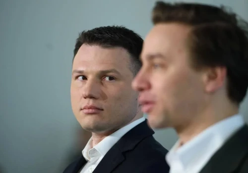 W sondażu przeanalizowano scenariusz rozłamu w Konfederacji. Bosak ma powód do radości?